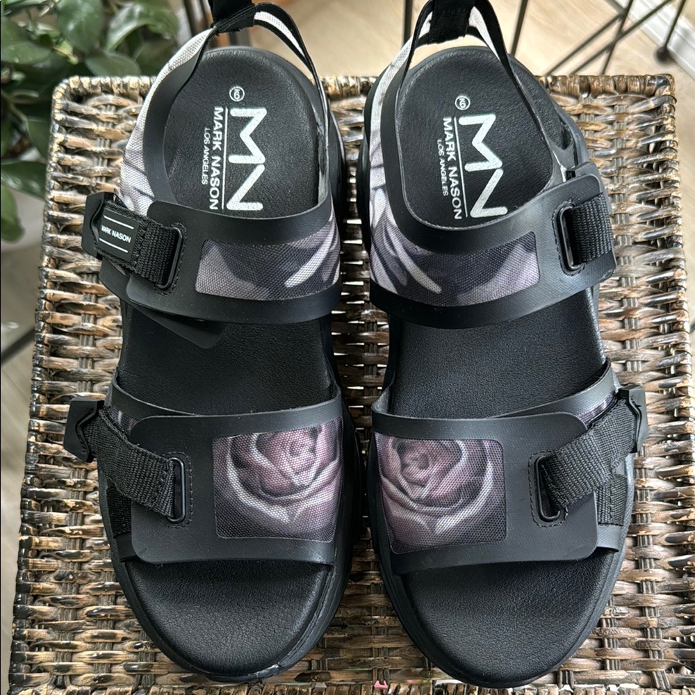 Mark Nason‎ Black Platform Sandals with Floral Accent Women’s Size 9